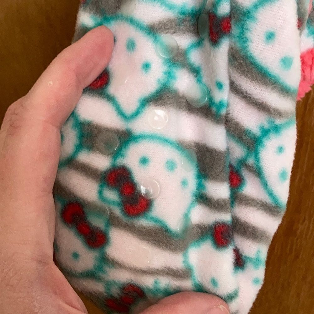 Hello Kitty Kids Slippers - Picture 3 of 3